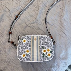Tory Burch Gemini link Appliqué mini crossbody